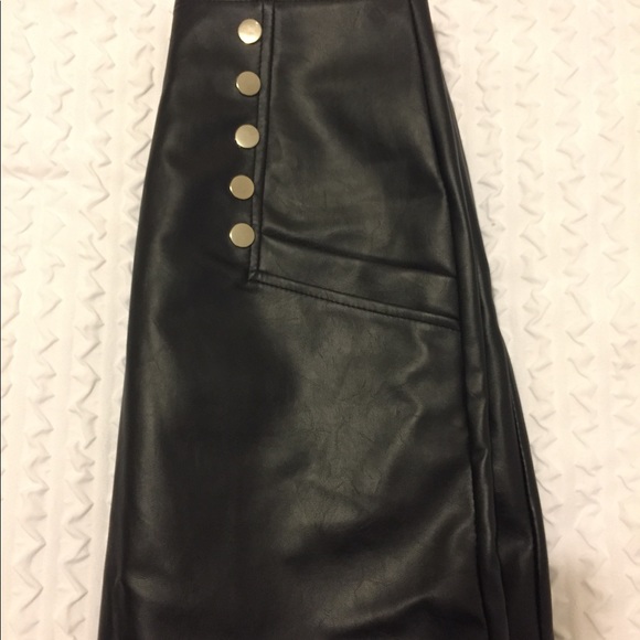 Black Leather Skirt - Picture 3 of 4
